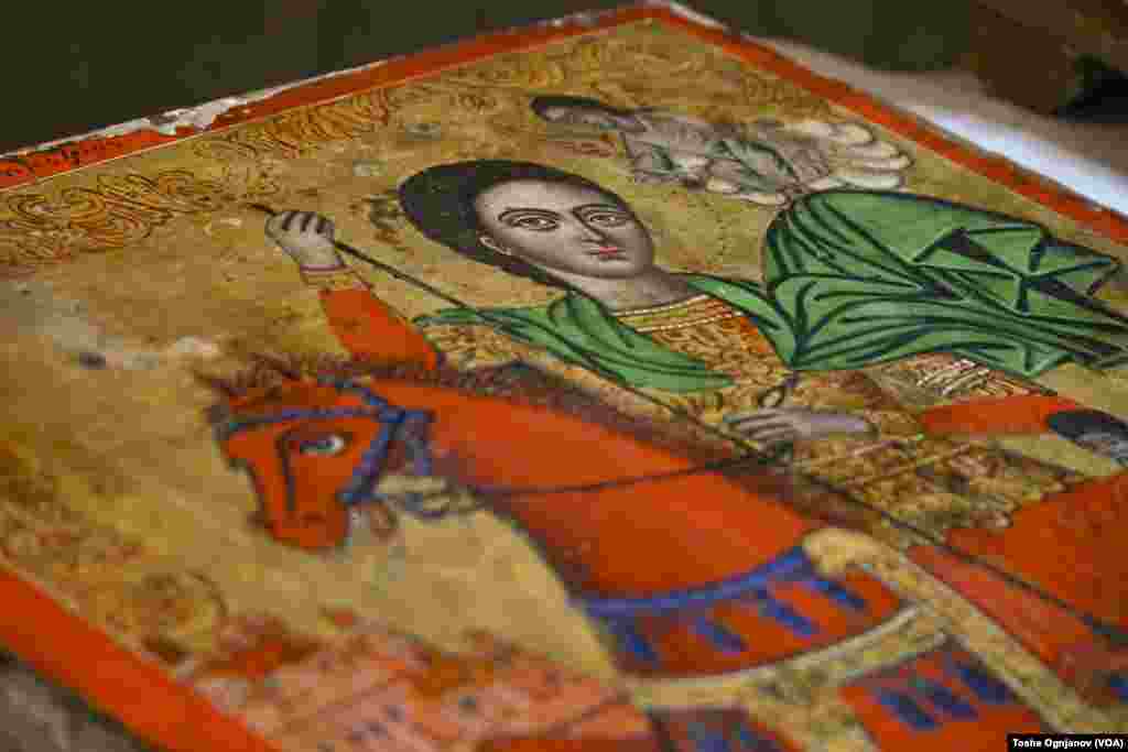 Враќање на украдени икони од македонски цркви / Albania returns 20 stolen icons to North Macedonia