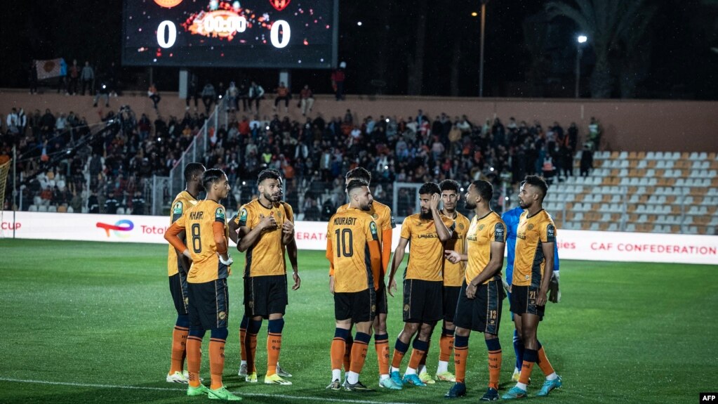Dimanche, le match retour à Berkane a été annulé, entraînant la qualification automatique de RS Berkane pour la finale contre le club Zamalek du Caire en mai.