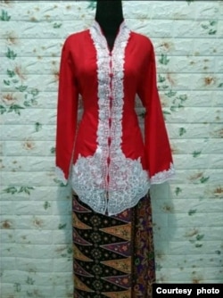 Kebaya Merah Putih, contoh produk jualan Agung Puspita (foto: courtesy)