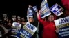 Aksi mogok United Auto Workers (UAW) di Pabrik Perakitan Ford Michigan di Wayne, Michigan, Jumat, 15 September 2023 dini hari. (AP/Paul Sancya)