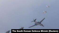 Американские и южнокорейские боевые самолеты, участвующие в совместных учениях. Март 2023 г. 