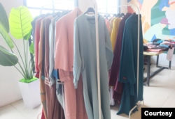 Jilbab swap, salah satu acara peringatan IHSD 2023 yang digelar Yayasan Solidaritas Peduli Jilbab. (Foto:Yayasan Solidaritas Peduli Jilbab)