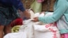 ကယား(ကရင်နီ)ပြည်နယ် စစ်ဘေးရှောင်တွေအတွက် ဆန်လိုအပ်နေ (ဓာတ်ပုံ​-ကရင်နီပြည် စစ်ဘေးရှောင် ကူညီစောင့်ရှောက်ရေးကွန်ရက်)
