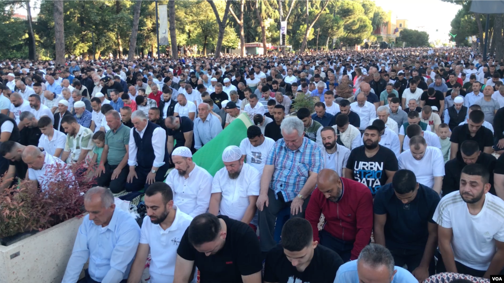 Kurban Bajrami në Tiranë