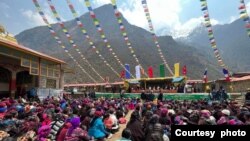 སྦས་ཡུལ་བཙུམ་གྱི་ཉི་མ་བླ་མའི་མཛད་རྗེས་ལ་ཆེ་བསྟོད་ཐོབ།