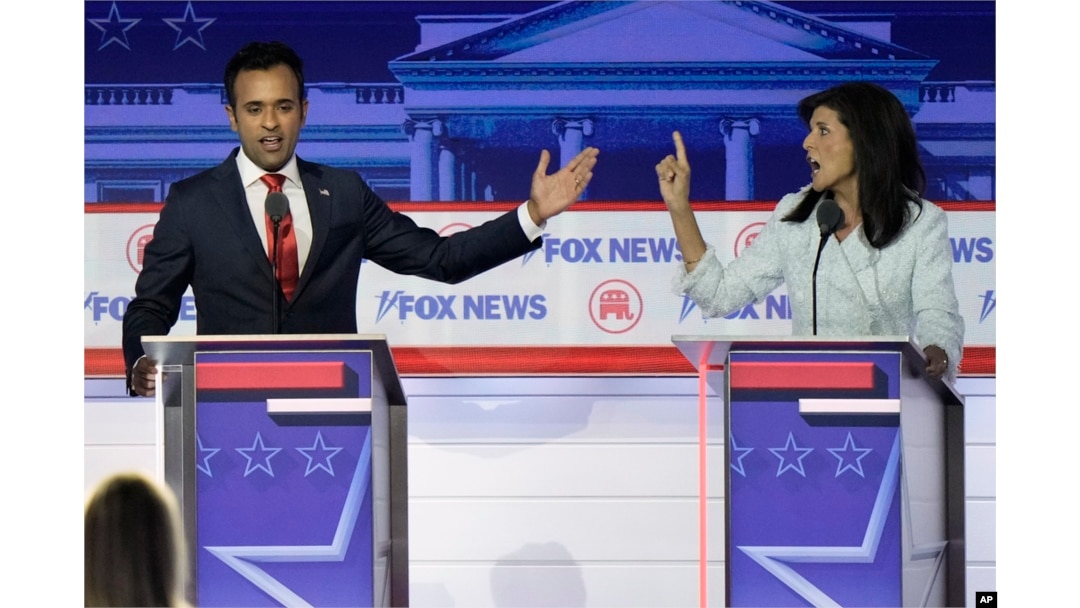 Vivek Ramaswamy i Nikki Haley tokom debate.