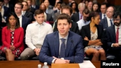 Izvršni direktor kompanije "OpenAI" Sam Altman svjedoči u Senatu o vještačkoj inteligenciji. (Foto: REUTERS/Elizabeth Frantz)