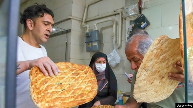 گران شدن قیمت نان در روزهای اخیر در ایران خبر ساز شده است.