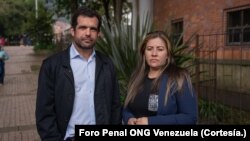 Alfredo Romero, directivo ejecutivo de Foro Penal, y Raquel Sánchez, abogada y coordinadora de la ONG venezolana en el estado Táchira, posan en esta foto de archivo. La asociación civil ganó un premio por su valiente defensa de los derechos humanos en el país suramericano.