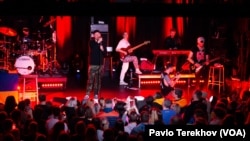 Андрій Хливнюк разом з гуртом "Бумбокс" з аншлагом дав два концерти у Нью-Йорку