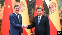 Chinese President Xi Jinping meets with Spanish Prime Minister Pedro Sanchez in Beijing, March 31, 2023. (Xinhua via AP)