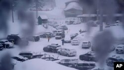California: Avalancha en estación de esquí deja un muerto y un herido
