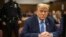 Ish Presidenti Donald Trump në Gjykatën e Manhatanit në Nju Jork, 26 prill, 2024 .
