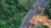 中國廣東梅州的梅大高速公路茶陽路段路面發生塌陷，造成多人死傷。 （2024年5月1日）