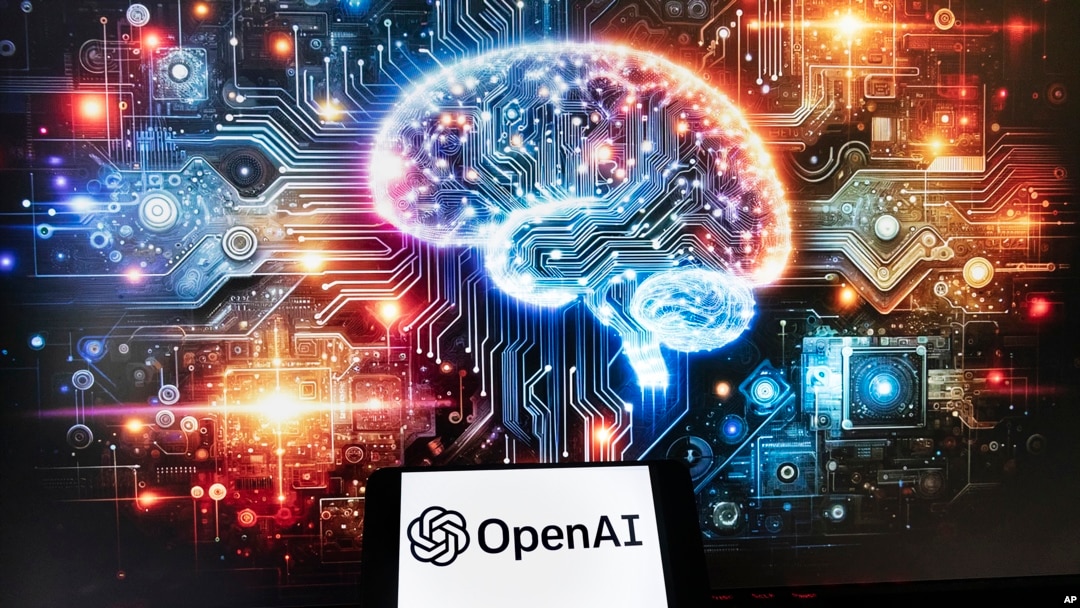 ILUSTRACIJA - Logo OpenAI je prikazan na mobilnom telefonu sa slikom na kompjuterskom monitoru generisanom od strane ČatGPT-jevog modela Dall-E-slike, 8. december, 2023. (Foto: AP/Michael Dwyer)