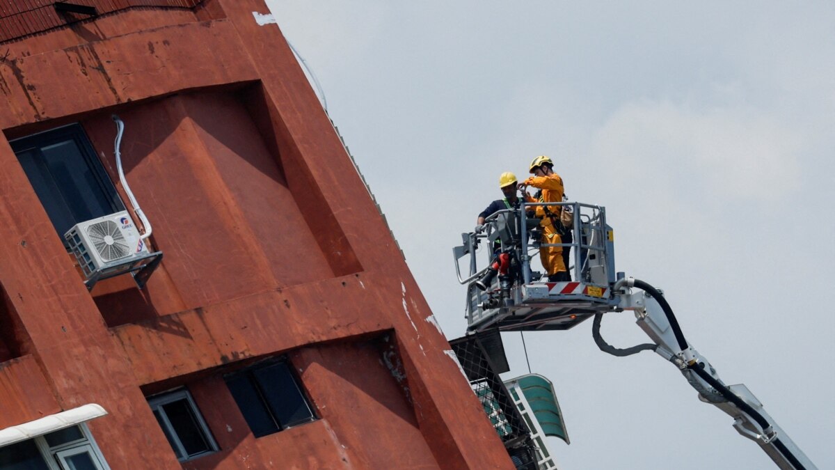 台湾强震后救援持续进行 已累计有12人死亡