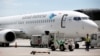 ILUSTRASI - Pesawat milik maskapai penerbangan Garuda Indonesia di tarmac Terminal 3, Bandara Internasional Soekarno-Hatta, Jakarta, 28 April 2017. (REUTERS/Darren Whiteside)