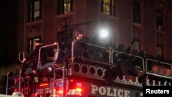 پولیس کولمبیا پوهنتون ته د ننوتلو پر وخت. د اپرېل ۳۰مه.