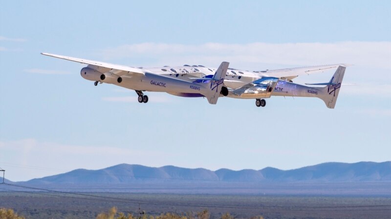 Virgin Galactic Terbangkan Wisatawan Pertama ke Tepi Luar Angkasa