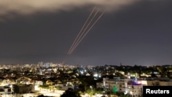 资料照片: 2024年4月14日伊朗向以色列发射无人机和导弹后，以色列反导系统开始运行