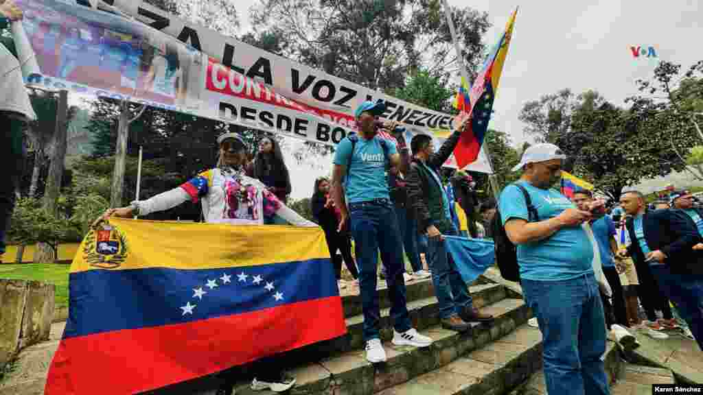 La oposición venezolana, convocó a los ciudadanos para que se reunieran en el monumento Simón Bolívar, que limita con la Universidad de Los Andes, en Bogotá.