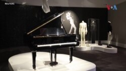 Скапоценото пијано на Фреди Меркјури на аукција
