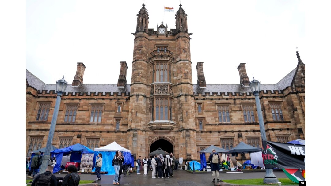 Aksi protes mahasiswa di Universitas Sydney, Australia, Jumat, 3 Mei 2024. (AP/Rick Rycroft)