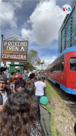 La empresa Turistren aprovechó parte de la infraestructura ferroviaria olvidada por décadas en Bogotá, Colombia. [Foto: Sergio Leon/Pixammo/Voz de América]