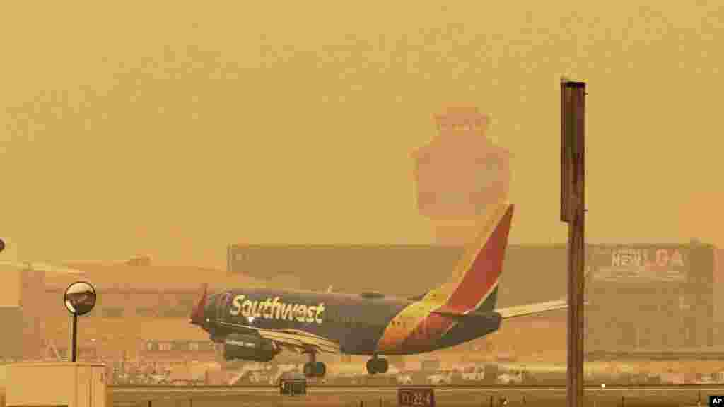 &nbsp;بعض امریکی ہوائی اڈوں پر دھوئیں کے سبب پروازوں کا شیڈول متاثر ہوا ہے۔