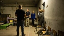 布林肯參觀曾發生俄軍酷刑折磨人質事件的烏克蘭學校