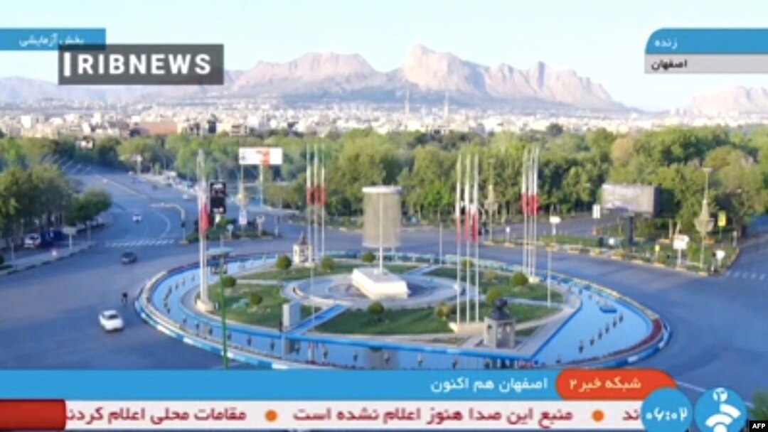 د ایران سرکاري ټېلې وېژن په دې تصویر کې د جمعې په ورځ د اصفهان ښار یو منظر لیدل کېږي