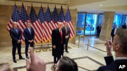 Mantan Presiden Donald Trump berbicara dalam konferensi pers di 40 Wall Street setelah sidang pra-peradilan di pengadilan pidana Manhattan, 25 Maret 2024. (Foto: Frank Franklin II/AP Photo)