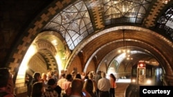 The New York Transit Museum offers limited paid tours of the Old City Hall Station. (Photo: MTA New York City Transit)