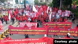 Demonstrasi buruh menolak Undang-Undang Cipta Kerja (foto: dok. KASBI).