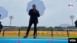 El cantautor colombiano, Carlos Vives, anunció el viernes que el cierre de su “Tour de los 30″ será en el estadio Nemesio Camacho 'El Campín', Bogotá. [Foto: Karen Sánchez, VOA]