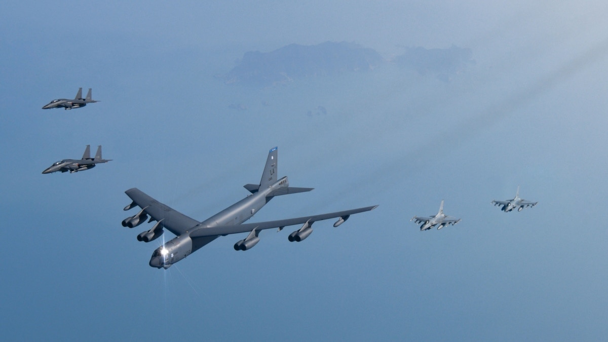 주한미군 “전략폭격기 B-52H, 한국 전투기와 연합공중훈련…상호운용성 향상”