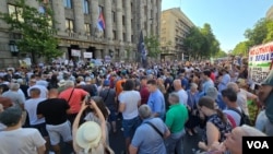Protest građana ispred Ustavnog suda u Beogradu zbog iskopavanja litijuma u Srbiji (foto: FoNet)