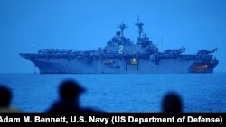 เรือรบ USS Essex ของกองทัพสหรัฐฯ ลอยลำในอ่าวไทย เมื่อวันที่ 2 มีนาคม 2011