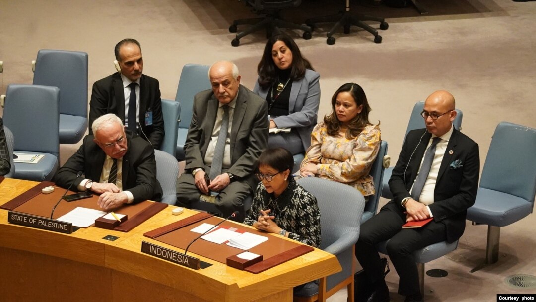 Menlu RI Retno Marsudi mengajukan tiga tuntutan dalam debat terbuka Dewan Keamanan PBB di New York, hari Selasa (23/1). (courtesy: Kemlu RI)