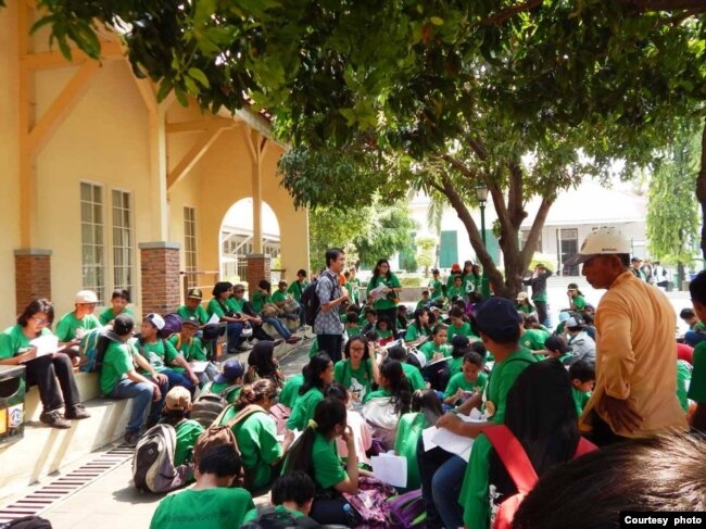 Kegiatan KPBMI blusukan ke museum bersama perwakilan pelajar se-DKI (foto: dok. KPBMI)
