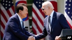 Јужнокорејскиот претседател е во државна посета на Вашингтон, прославувајќи 70 години од билатералните односи на двете земји
