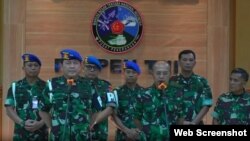 Komandan Pusat Polisi Militer (Danpuspom) TNI, Laksamana Muda Edwin dalam konferensi pers di Markas Besar TNI, Jumat (21 April 2023) 