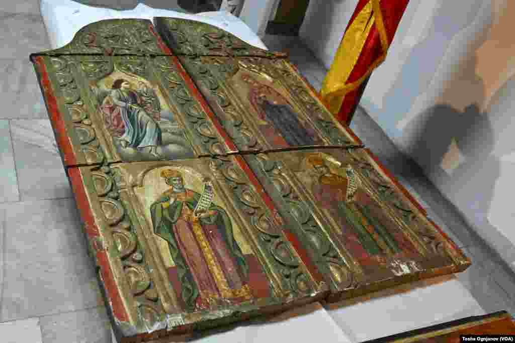 Враќање на украдени икони од македонски цркви / Albania returns 20 stolen icons to North Macedonia