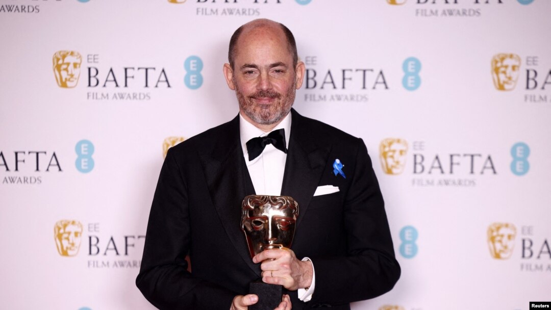 Режиссер Эдвард Бергер c премией BAFTA.
Credit: Reuter 