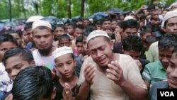 Around 6,000 Rohingya refugees gathered in Cox’s Bazar, Bangladesh, on the sixth International Rohingya Genocide Remembrance Day, to demand and pray for their refugee rights. (Md. Jamal/VOA) 