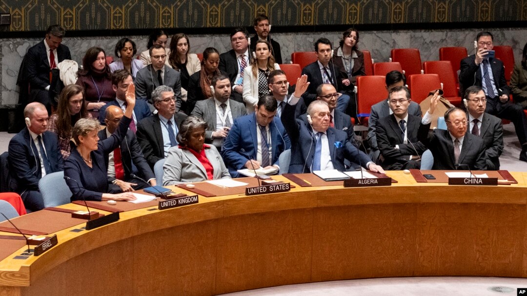Linda Thomas-Greenfield, američka ambasadorica i predstavnica pri UN-u, uzdržana je dok Vijeće sigurnosti UN-a donosi rezoluciju o prekidu vatre u Gazi tokom muslimanskog svetog mjeseca Ramazana, u sjedištu UN-a, 25. marta 2024.