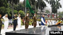 বাংলাদেশ সশস্ত্র বাহিনীর শহীদদের প্রতি শ্রদ্ধা জানাচ্ছেন রাষ্ট্রপতি মোহাম্মদ সাহাবুদ্দিন