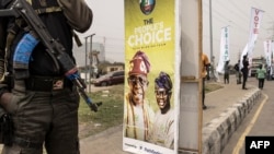 Le parti au pouvoir (APC) a pour candidat Bola Tinubu, l'ex-gouverneur de Lagos âgé de 70 ans.