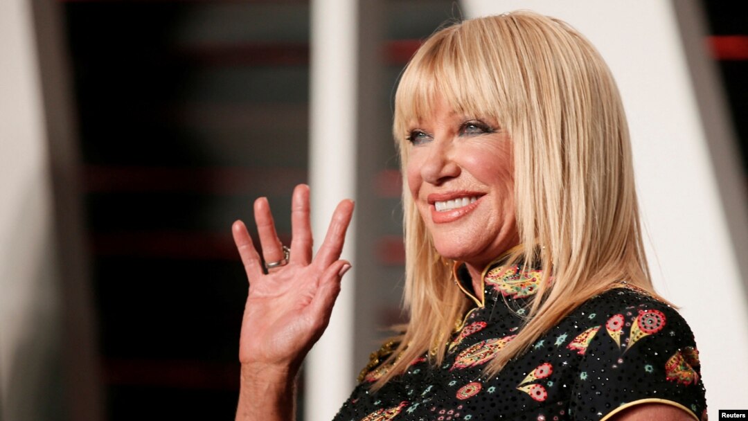 FILE - Actress Suzanne Somers arrives at the Vanity Fair Oscar Party in Beverly Hills, California, Feb. 28, 2016.