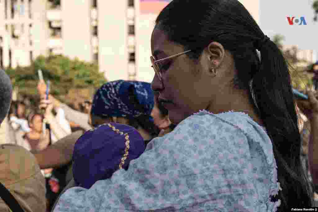 Alicia Marra acude todos los años a la procesión. &quot;El Nazareno es mucho más que amor. Es algo que viene espiritualmente de mí. Este año le pido por el país y la salud&quot;.&nbsp;